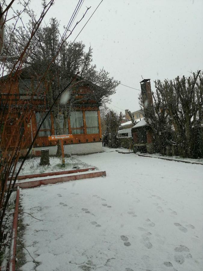 Hostal Y Cabanas Ainil Punta Arenas Exterior photo